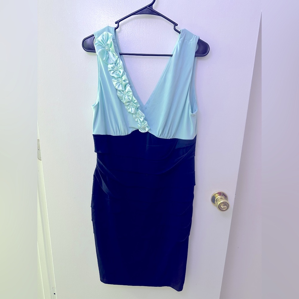 Short cocktail dress- size 16, gently used